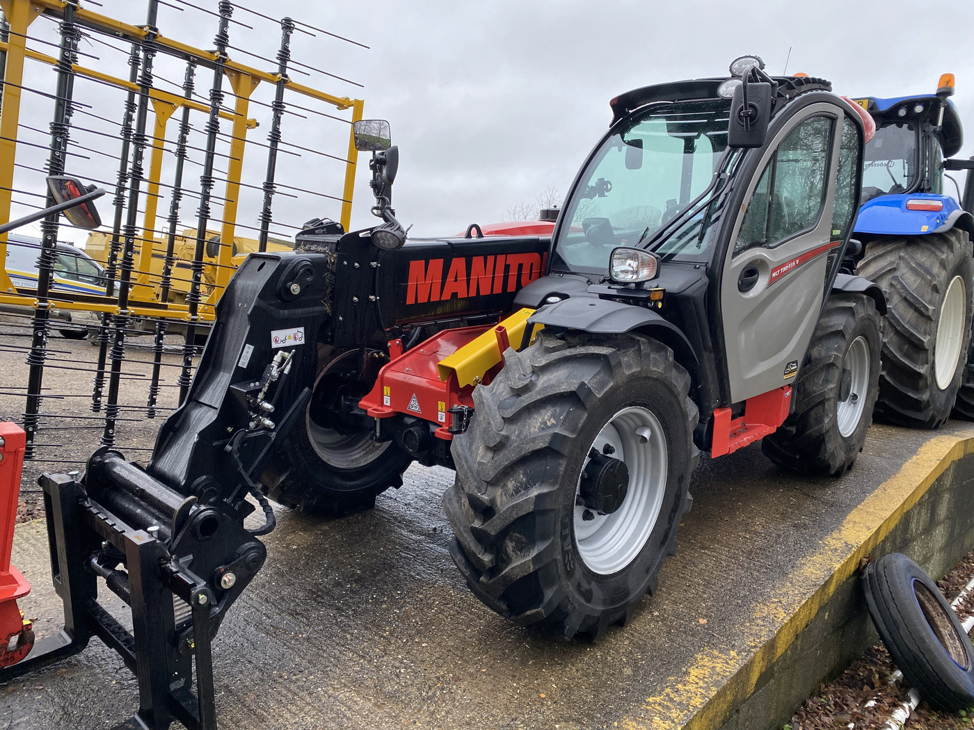 Manitou Mlt V Telehandler New Holland Dealer In Yorkshire