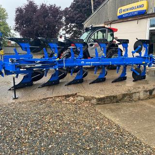 NEW HOLLAND PXVS5 PLOUGH