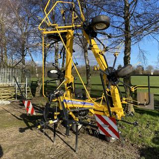 NEW HOLLAND PROTED 760 TEDDER