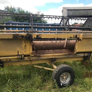 NEW HOLLAND TX62 COMBINE