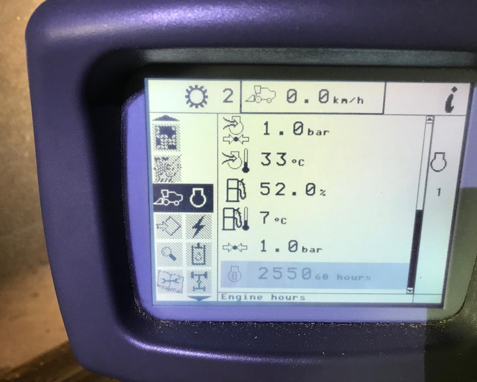 NEW HOLLAND CX820 COMBINE HARVESTER