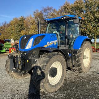 NEW HOLLAND T7.245 TRACTOR