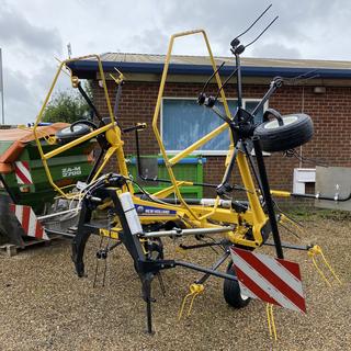 NEW HOLLAND PROTED 540 TEDDER