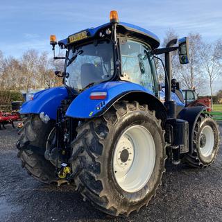 NEW HOLLAND T7.225 AUTOCOMMAND TRACTOR