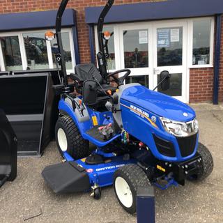 NEW HOLLAND WORKMASTER 25 TRACTOR