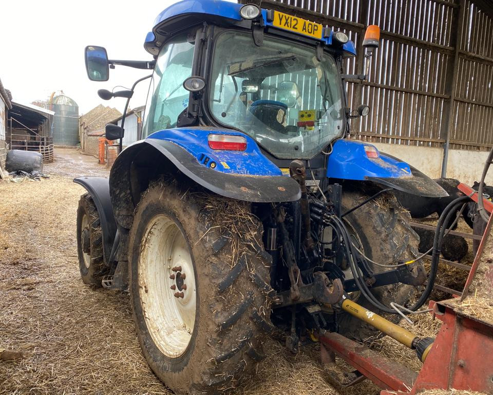 NEW HOLLAND T6020 TRACTOR