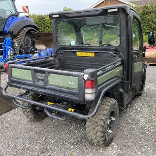 JOHN DEERE GATOR 865M