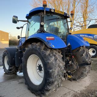 NEW HOLLAND T7.200 POWER COMMAND TRACTOR