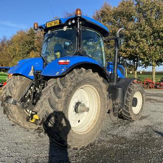 NEW HOLLAND T7.245 TRACTOR