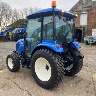 NEW HOLLAND BOOMER 50 TRACTOR