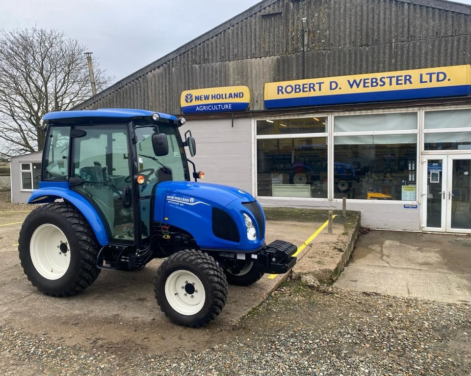 NEW HOLLAND BOOMER 50 TRACTOR