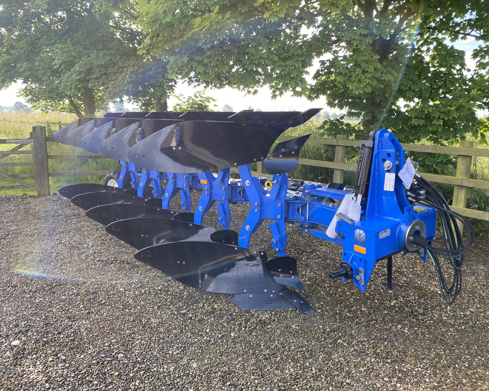 NEW HOLLAND PHVS4 4+1 PLOUGH