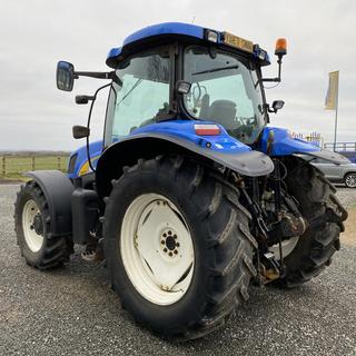 NEW HOLLAND T6070 TRACTOR