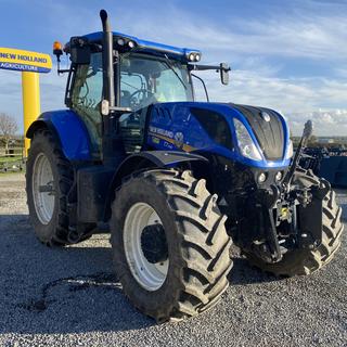 NEW HOLLAND T7.245 TRACTOR