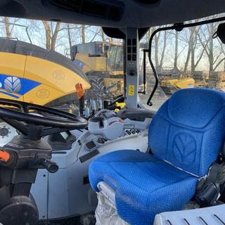 NEW HOLLAND T7.200 POWER COMMAND TRACTOR