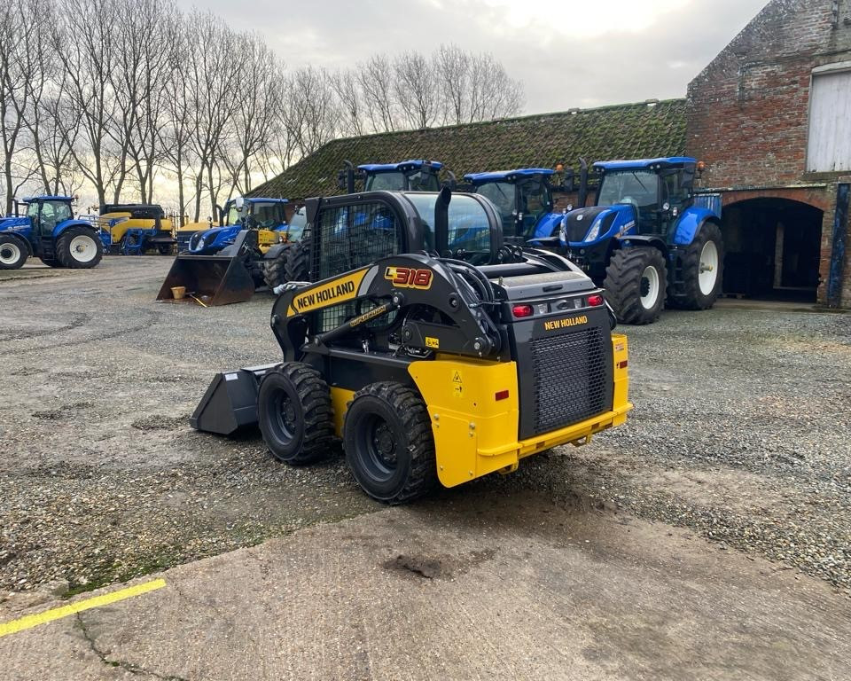 NEW HOLLAND L318 SKIDSTEER LOADER