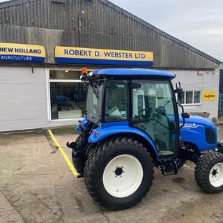 NEW HOLLAND BOOMER 50 TRACTOR