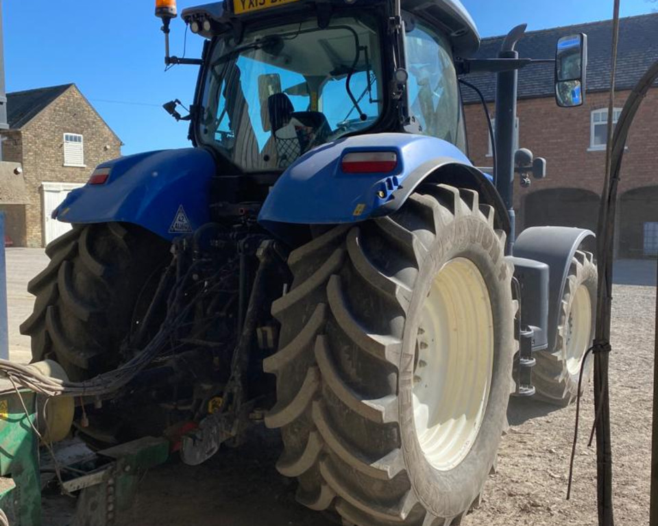 NEW HOLLAND T7.230 TRACTOR CLASSIC