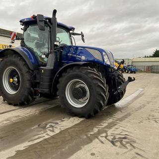 NEW HOLLAND T7.300 AC TRACTOR
