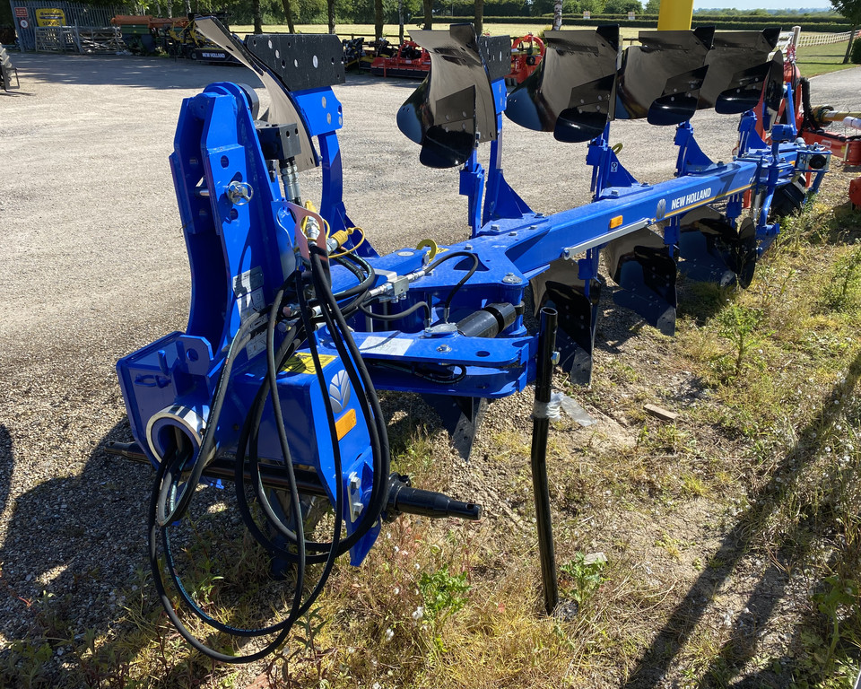 NEW HOLLAND PMS5 5 FURROW PLOUGH