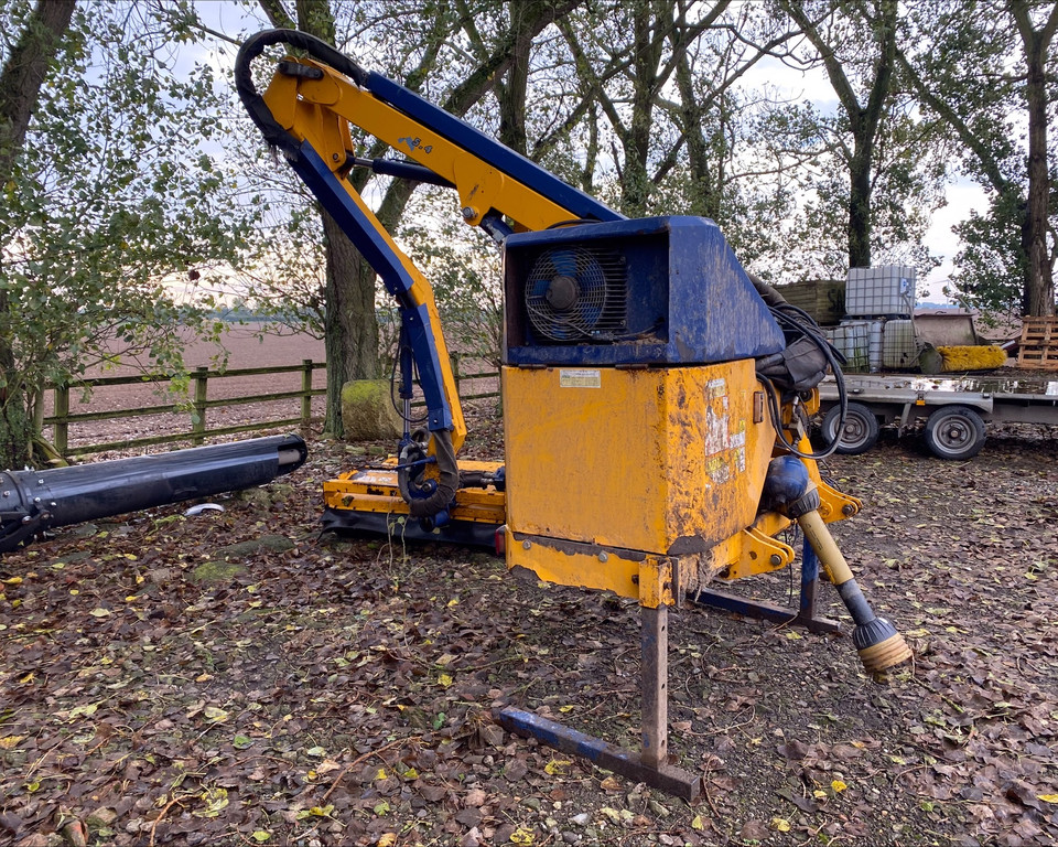  BOMFORD HAWK HEDGE CUTTER 