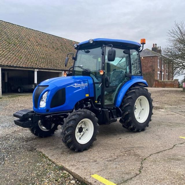 NEW HOLLAND BOOMER 55 CAB TRACTOR