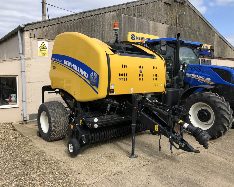 NEW HOLLAND RB150 CC BALER