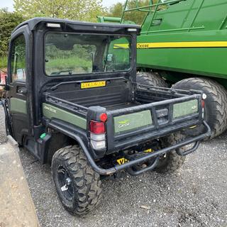 JOHN DEERE GATOR 865M