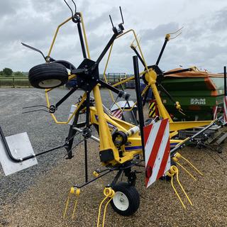 NEW HOLLAND PROTED 540 TEDDER