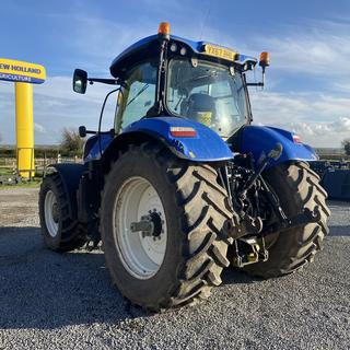 NEW HOLLAND T7.245 TRACTOR