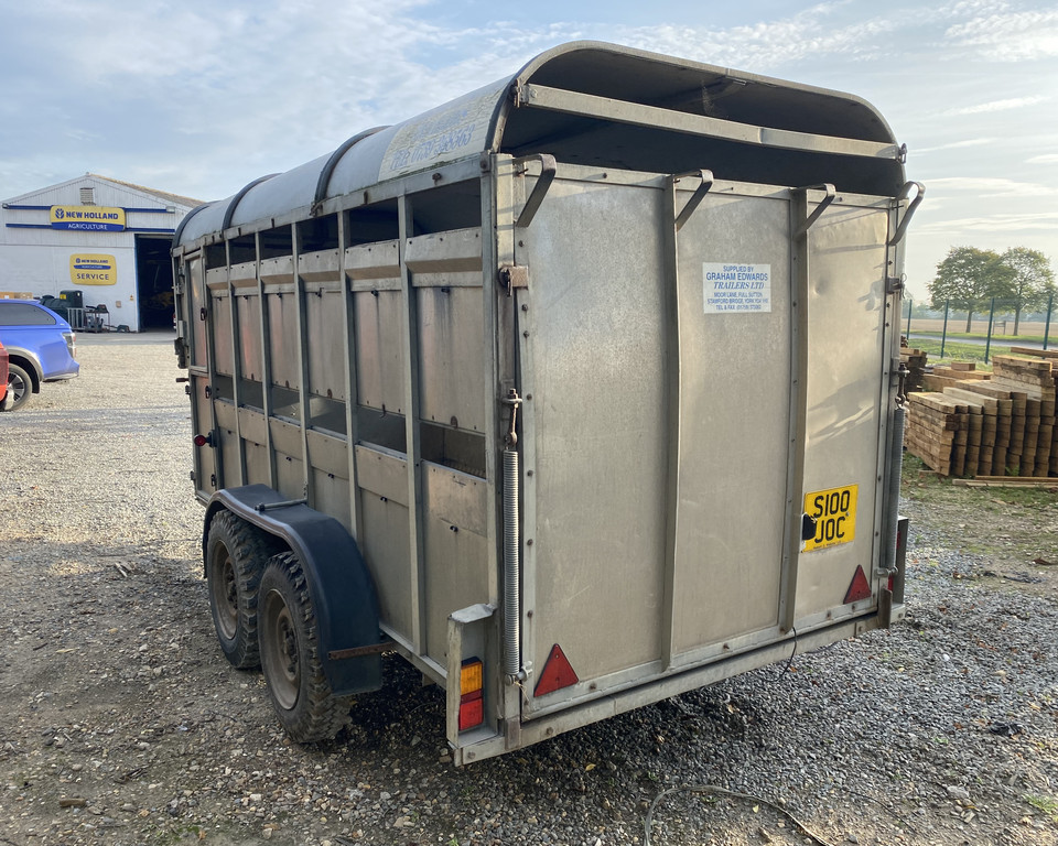 GRAHAM EDWARDS TWIN AXLE LIVESTOCK TRAILER