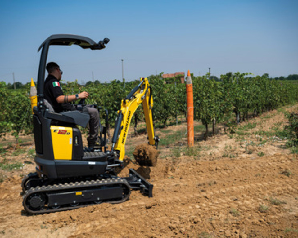 NEW HOLLAND E12D DIGGER