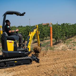 NEW HOLLAND E12D DIGGER