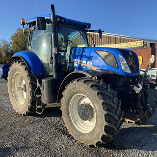 NEW HOLLAND T7.245 TRACTOR