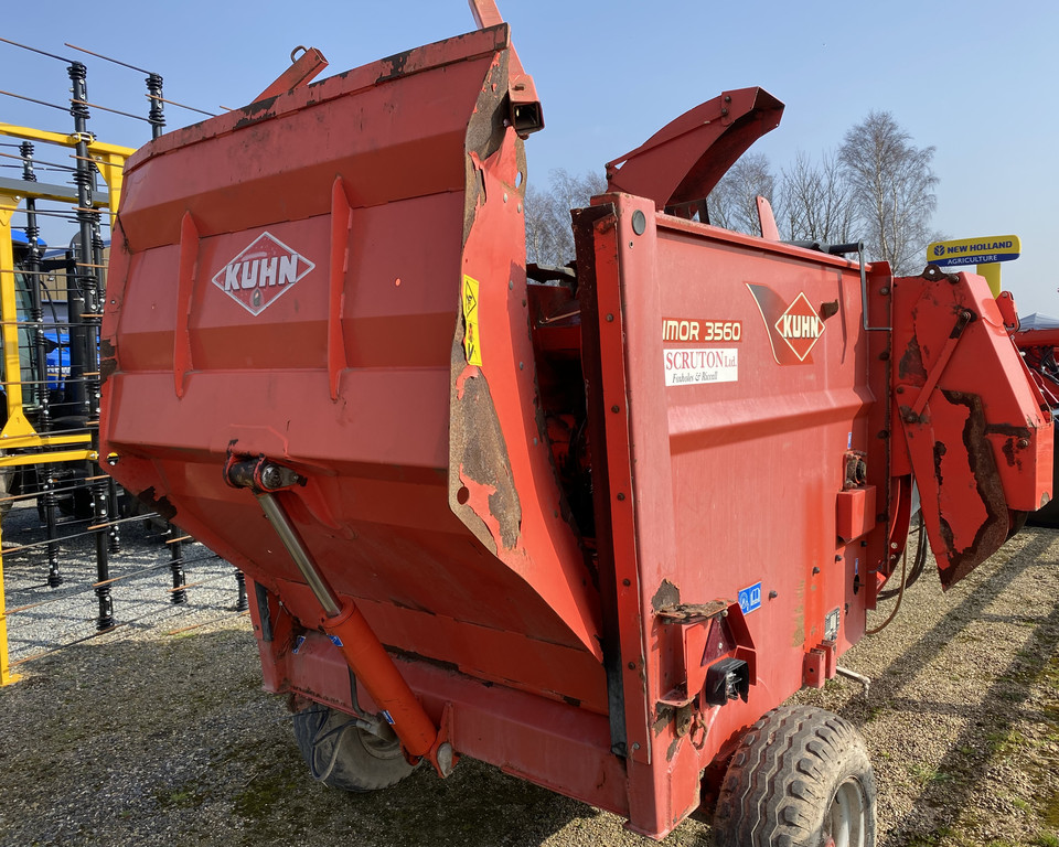 KUHN PRIMOR 3560 STRAW BLOWER