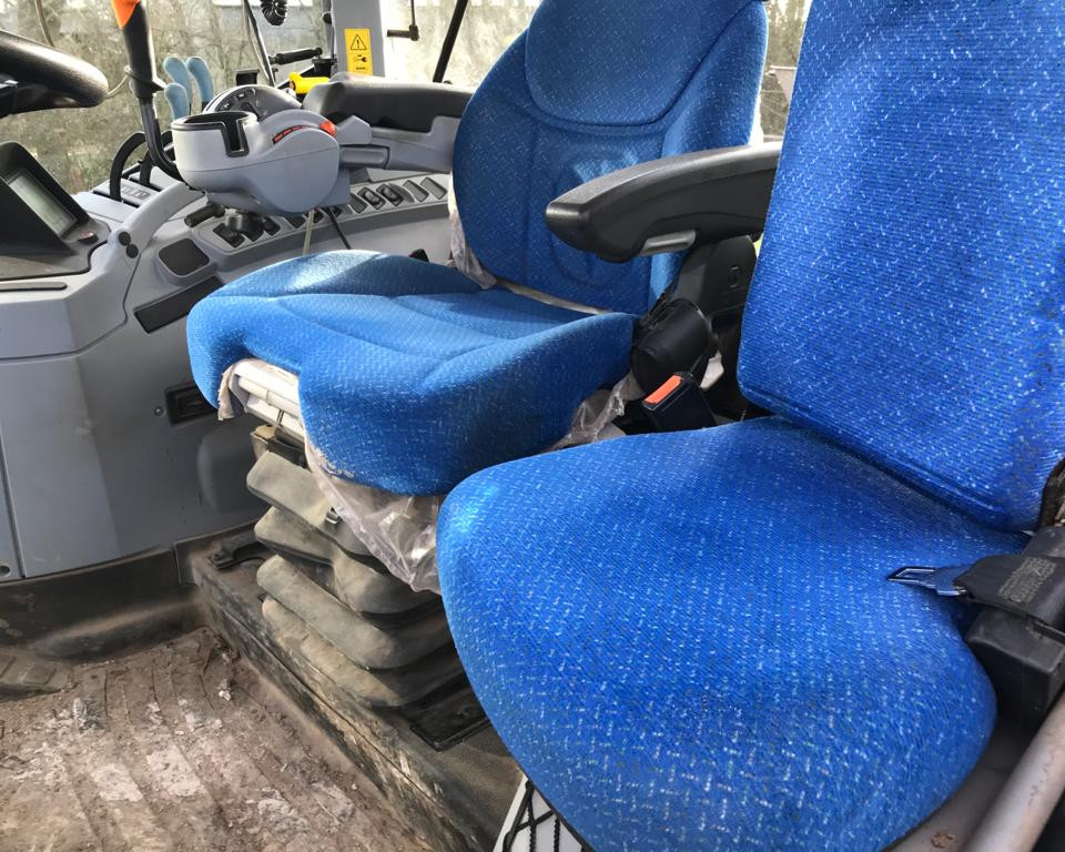 NEW HOLLAND T7.170 TRACTOR