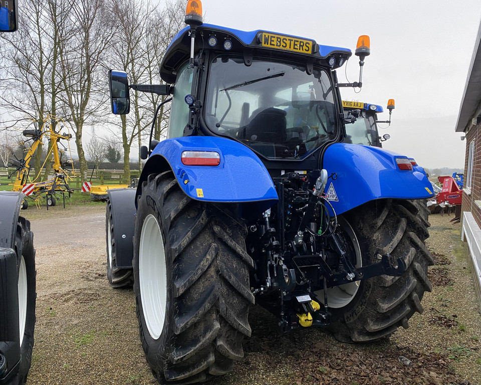 NEW HOLLAND T6.180 DYNAMIC COMMAND TRACTOR