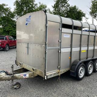  IFOR WILLIAMS 14FT TRIAXLE LIVESTOCK TRAILER