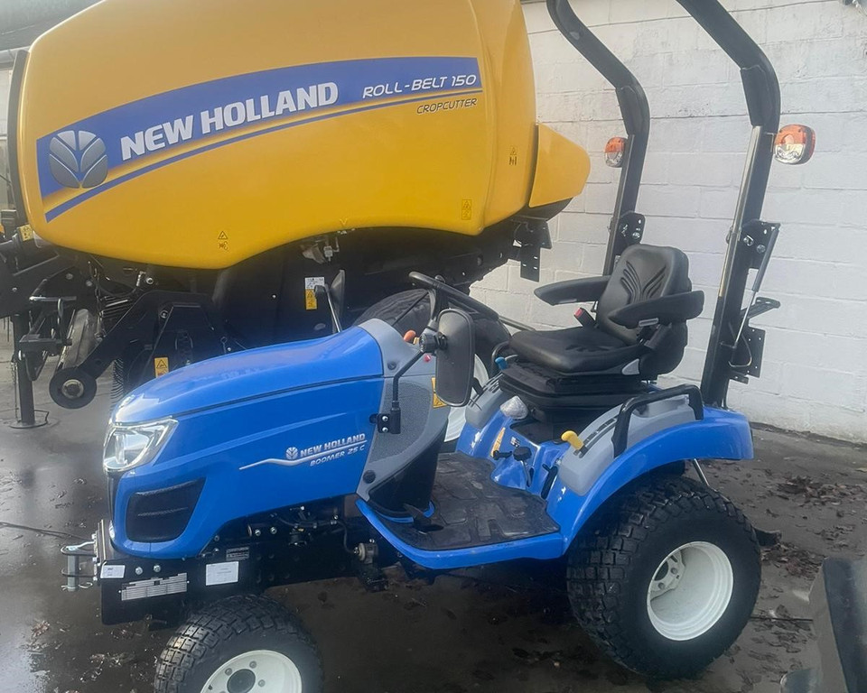 NEW HOLLAND BOOMER 25 COMPACT TRACTOR