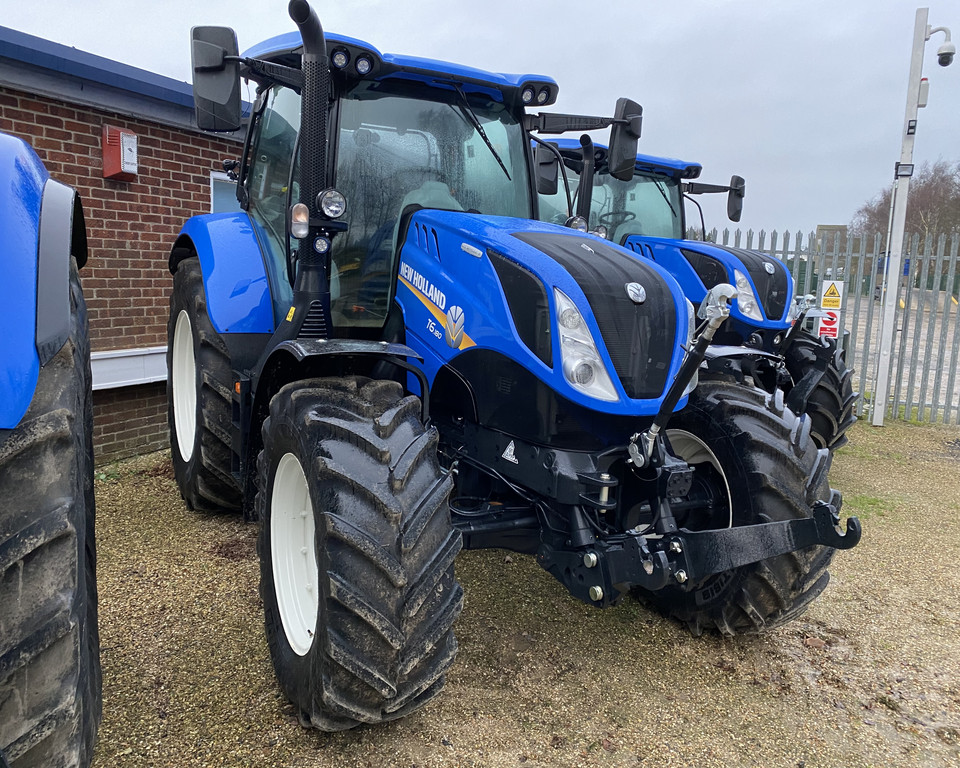 NEW HOLLAND T6.180 DYNAMIC COMMAND TRACTOR