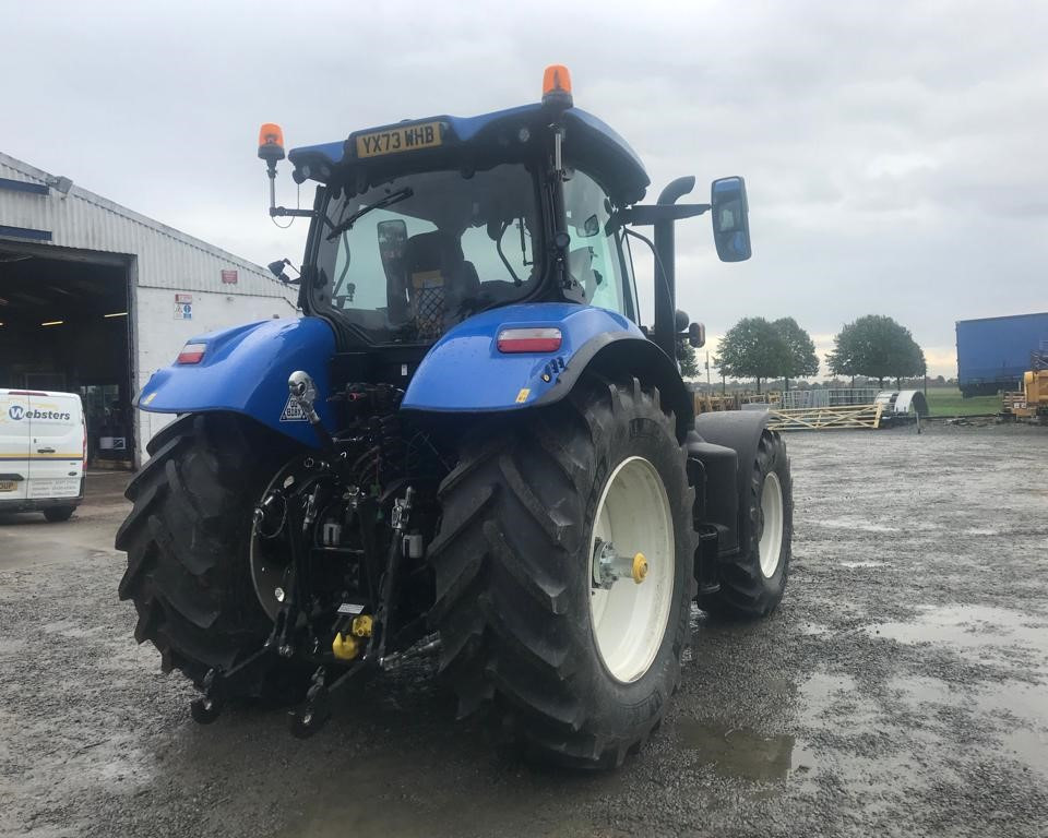 NEW HOLLAND T7.225 AC TRACTOR