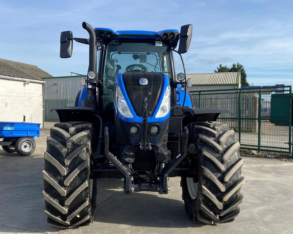 NEW HOLLAND T7.210 TRACTOR